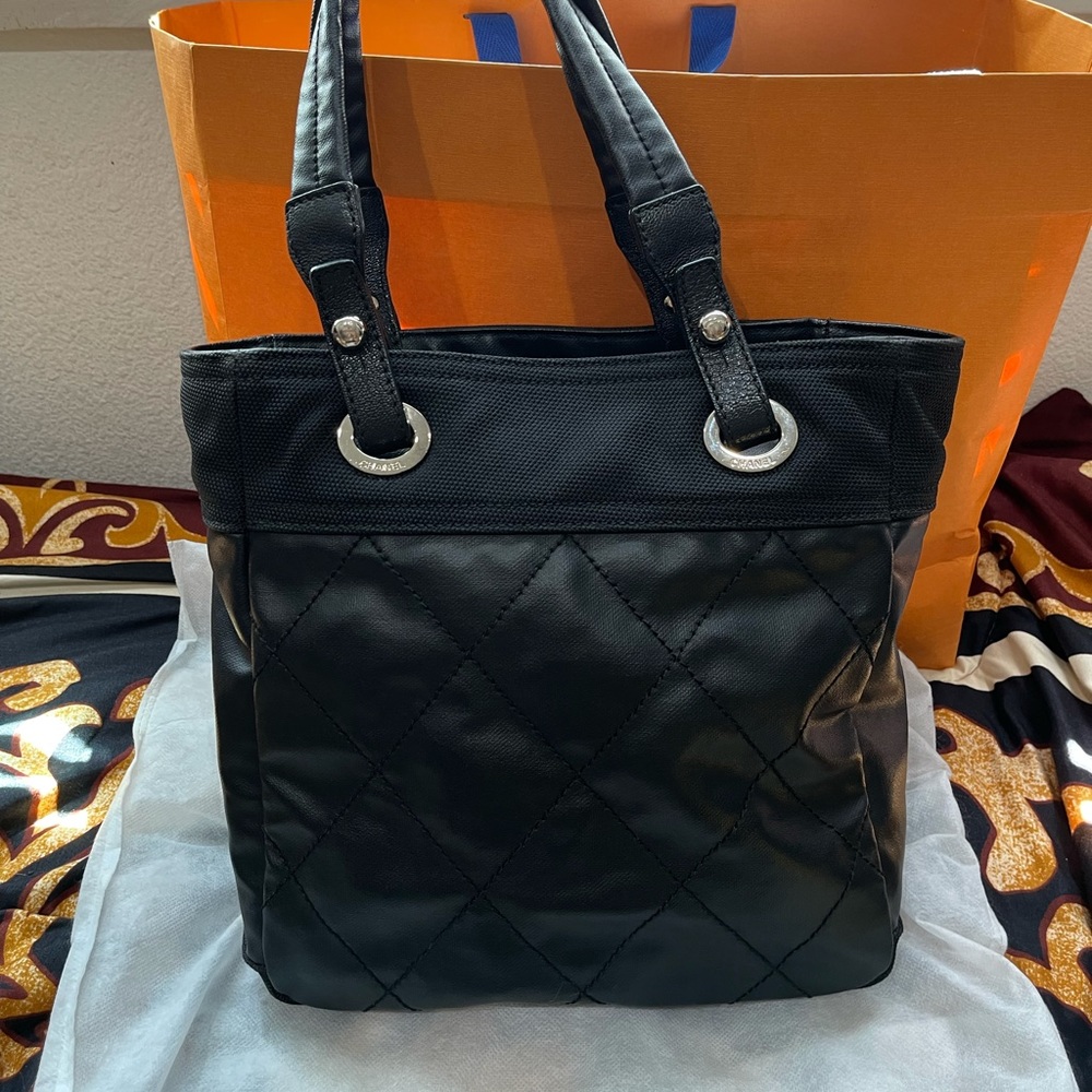 Chanel tote 👜 - Picture 3 of 16